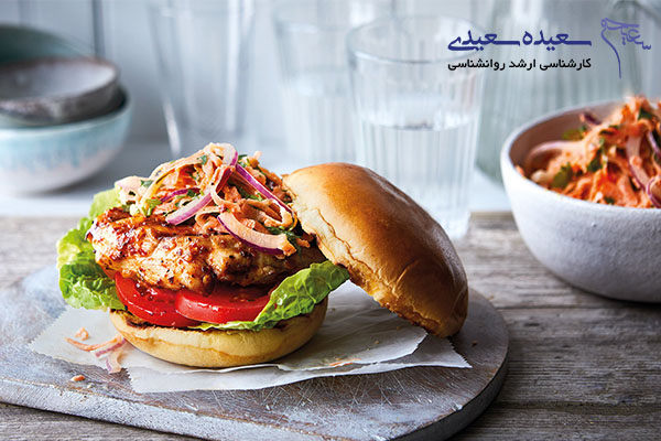 همبرگر مرغ رژیمی